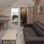 Adriatic * Podstrana