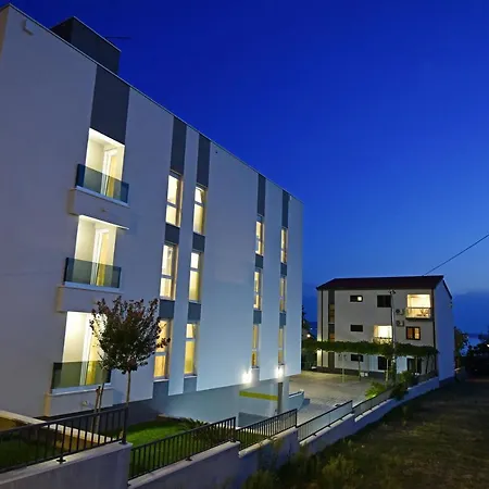 Adriatic Apartment *