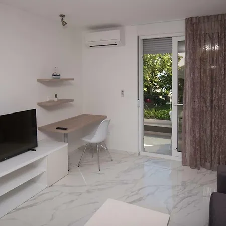 Apartment Adriatic Podstrana