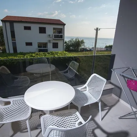Adriatic Apartamento *